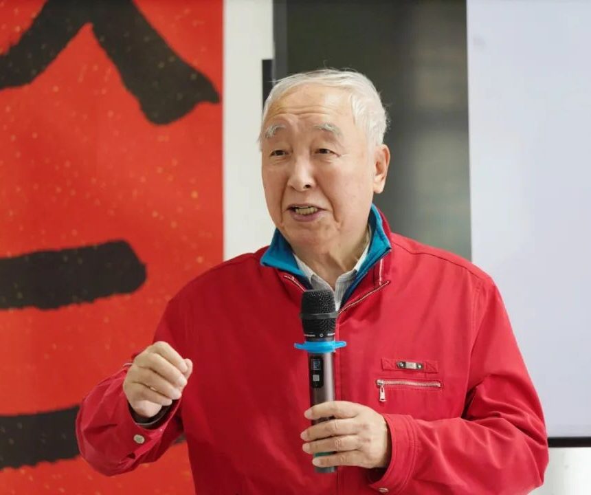 大江奔流兮入大海，日出东方兮浪粼粼